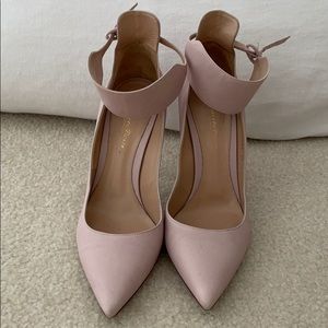 Gianvito Rossi Pumps